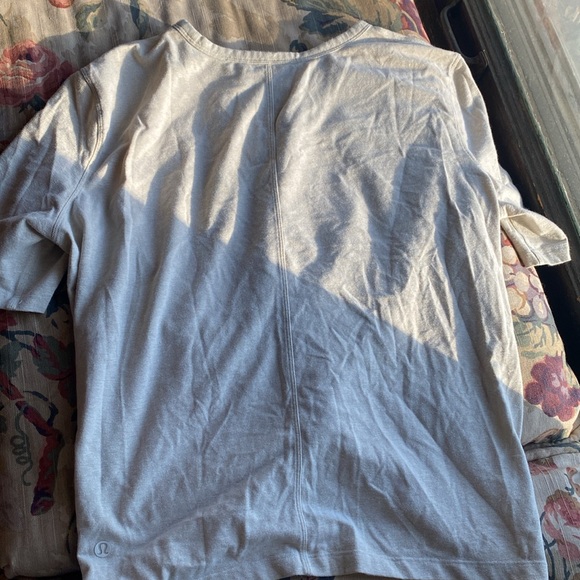 Lululemon Cresent Knotted Tee - Picture 2 of 3